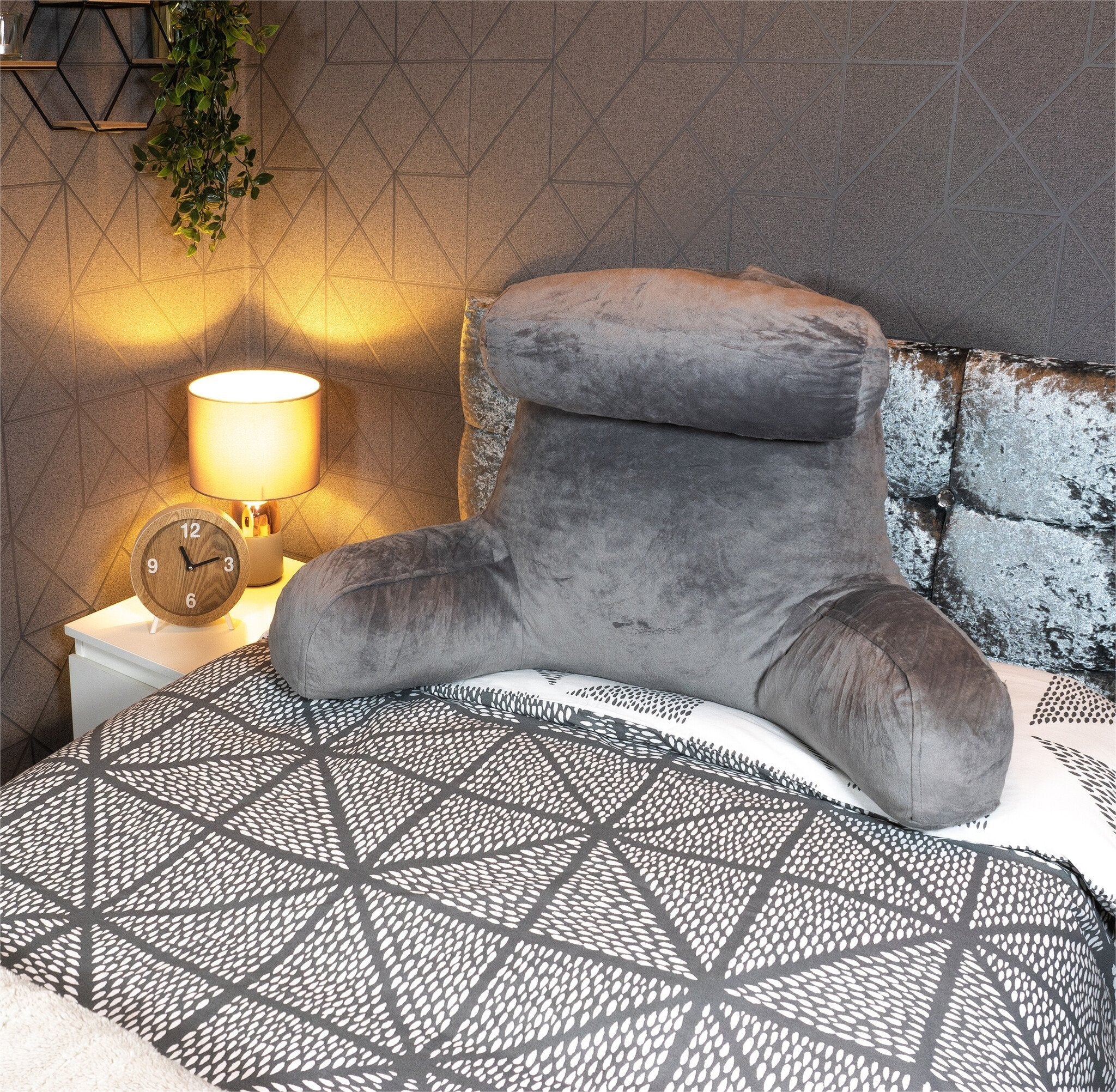 image article de blog Améliorez votre confort de lecture avec un coussin adapté : astuces et conseils