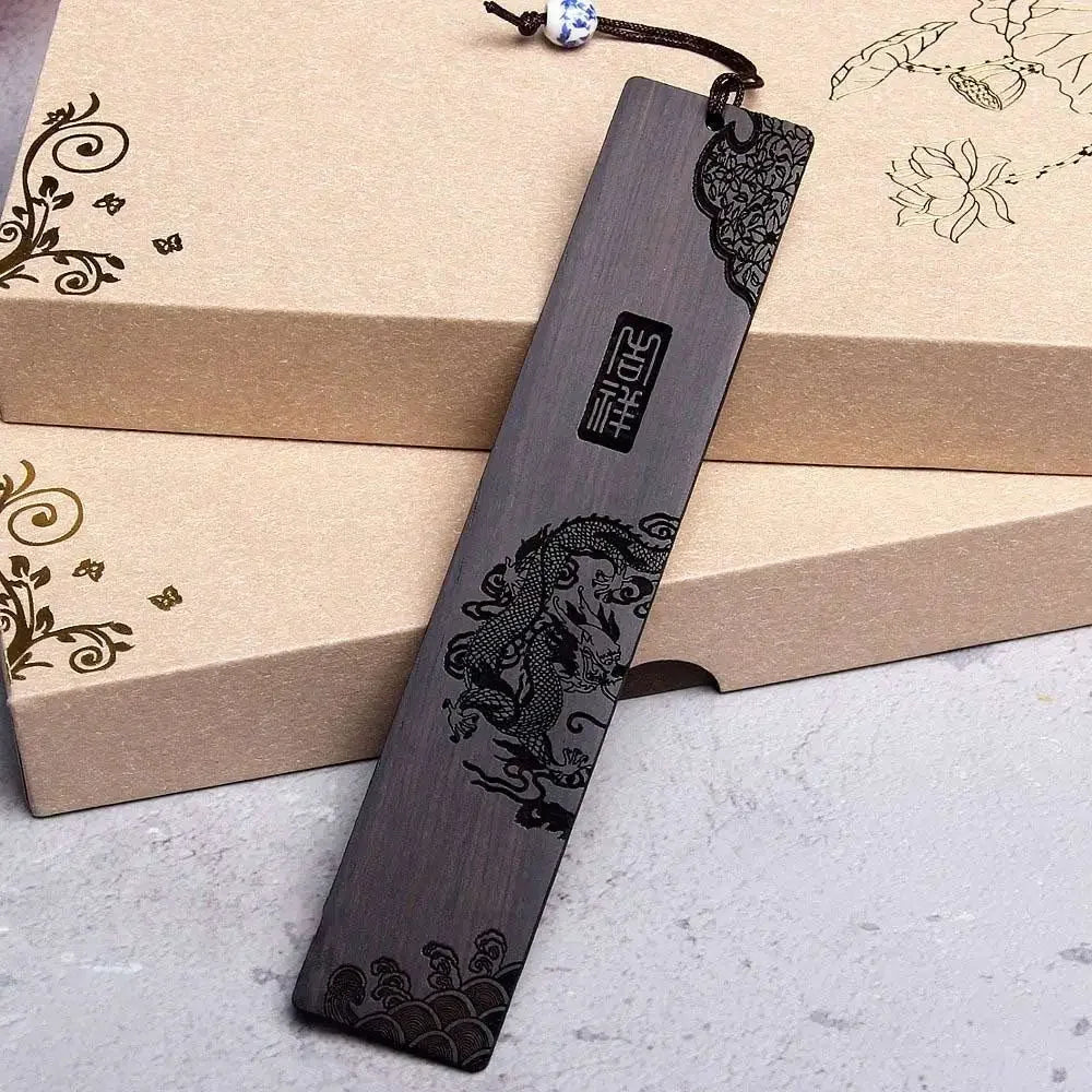 Marque page en bois Dragons noir-1