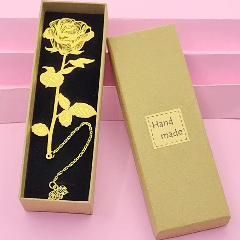 Marque page rose et fleur en métal doré avec boite-1