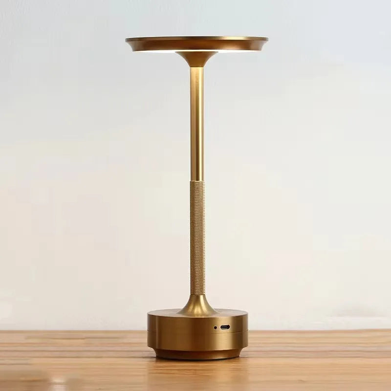 Lampe de lecture dorée type abat-jour