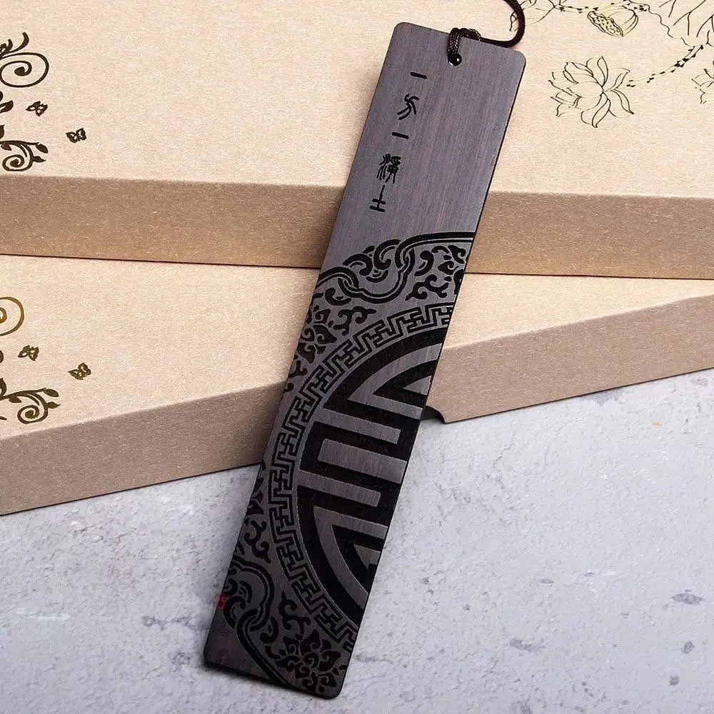 Marque page en bois Canevas noir-1