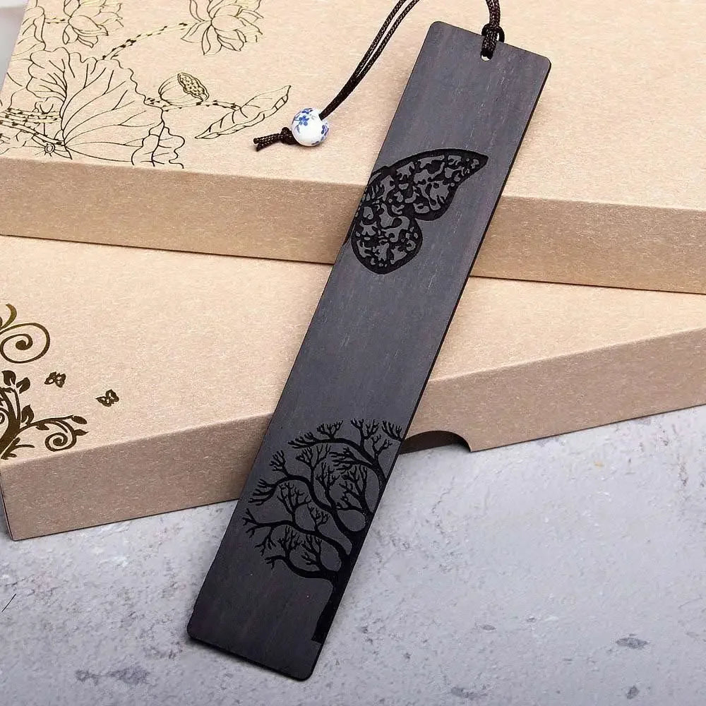 Marque page en bois Papillon noir-1