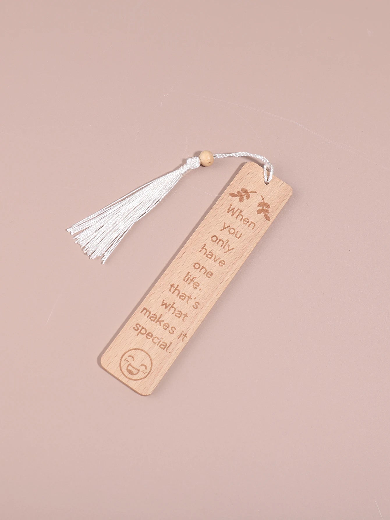 Marque page en bois - Queue de cheval blanche-1